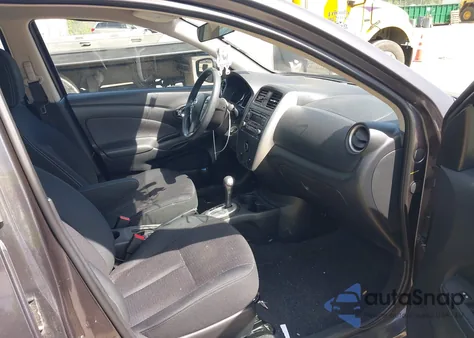 2015 Nissan Versa 1.6 Sv z USA, uszkodzony, nr VIN 3N1CN7AP3FL834359